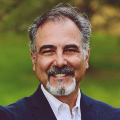 Ο Kon Apostolopoulos, Executive Coach και Keynote Speaker